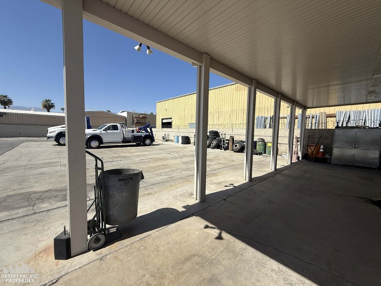 More Photos Of 74883 Velie Way, Palm Desert Service For Lease