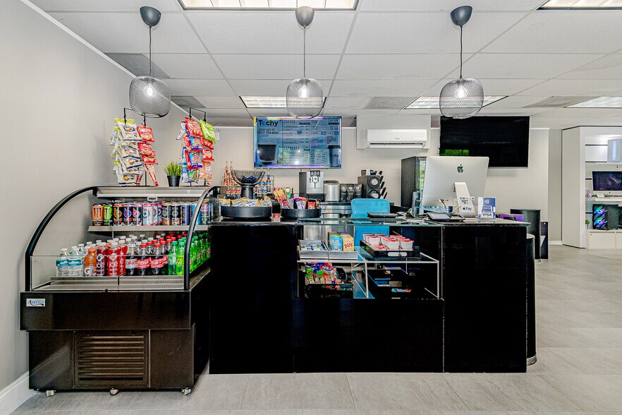 More Photos Of 3000 SW 4th Ave, Fort Lauderdale Warehouse For Lease