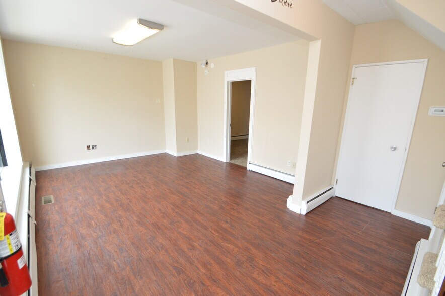 More Photos Of 126-128 E Broad St, Bethlehem Office Residential For Sale