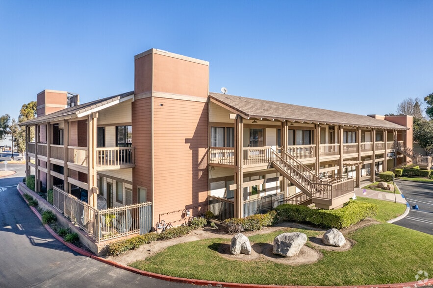 More Photos Of 4762-4960 Irvine Blvd, Irvine Unknown For Lease