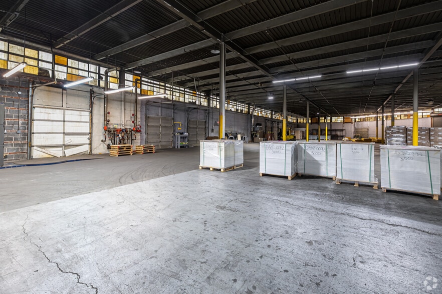 More Photos Of 125 McKee St, East Hartford Warehouse For Lease