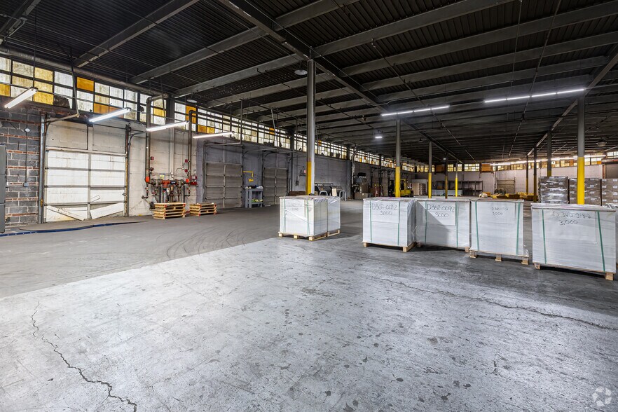 More Photos Of 125 McKee St, East Hartford Warehouse For Lease