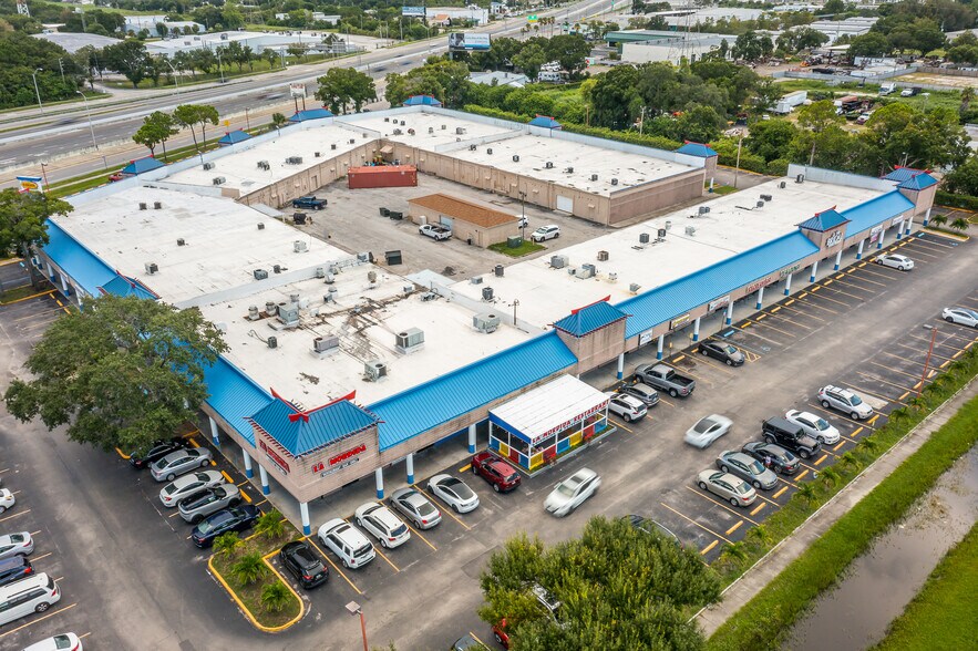 More Photos Of 14100 US Highway 19 N, Clearwater Storefront For Lease