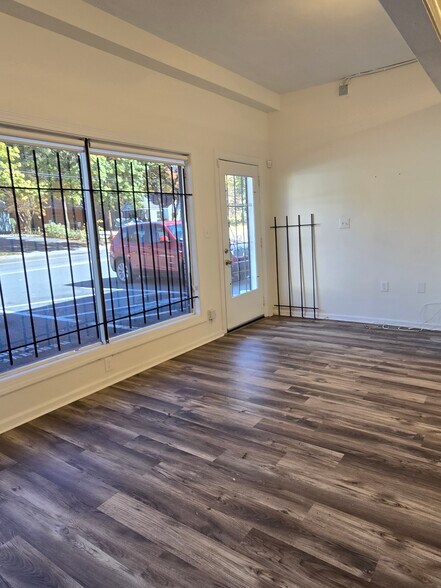 More Photos Of 3348-3352 Commonwealth Ave, Charlotte Unknown For Lease