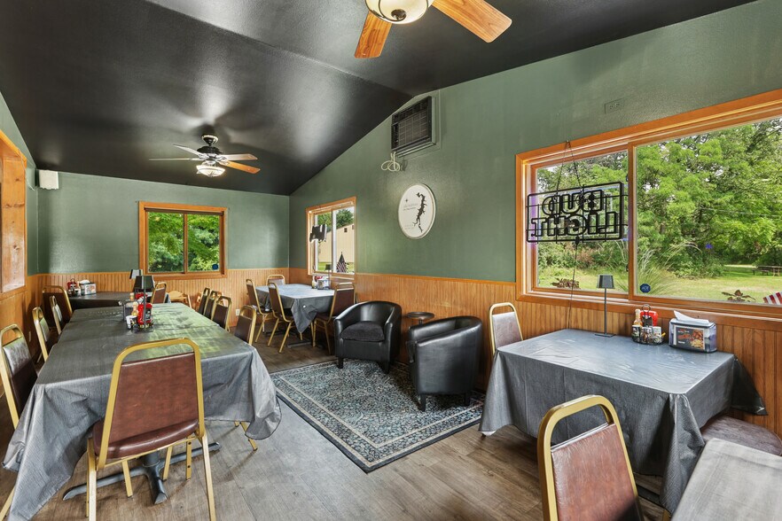 More Photos Of 309 Trail St, La Valle Restaurant For Sale