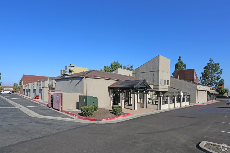 More Photos Of 9323-9379 Mira Mesa Blvd, San Diego General Retail For Lease