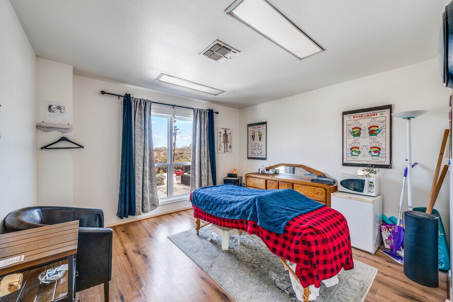 More Photos Of 7870 Broadway, San Antonio Medical For Sale