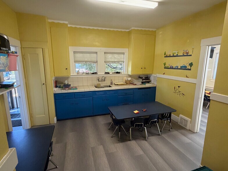 More Photos Of 1421 Palm Dr, Burlingame Religious Facility For Sale