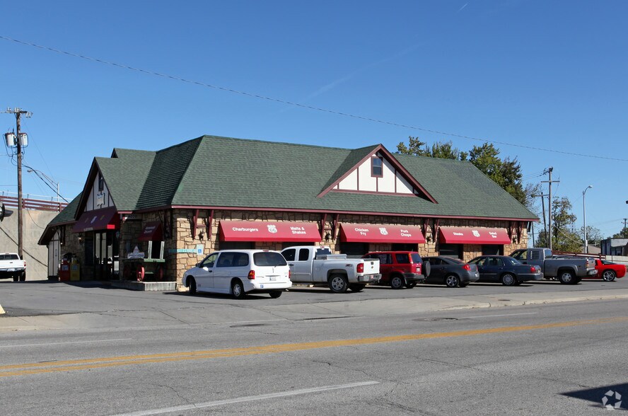 Primary Photo Of 4070 Southwest Blvd, Tulsa Restaurant For Sale