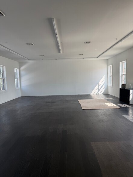 More Photos Of 449 Warren St, Hudson Storefront Retail Office For Lease