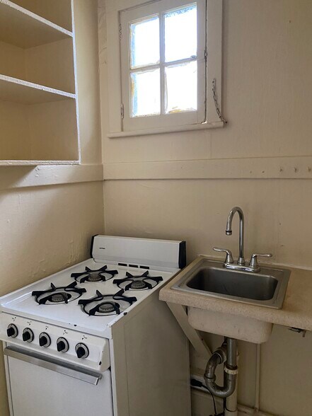 More Photos Of 38 S Main Ave, Albany Multifamily For Sale