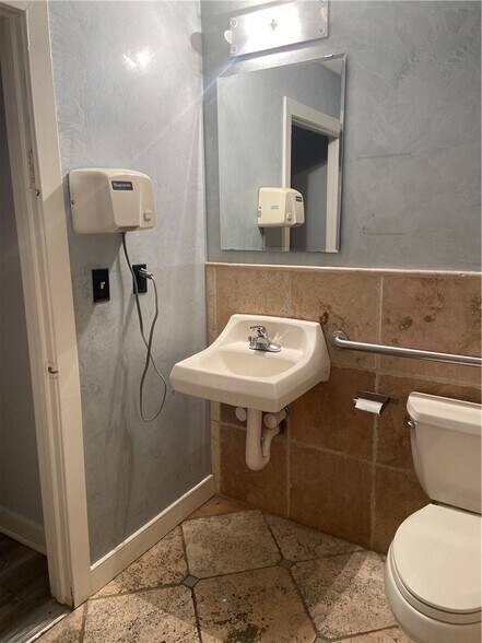 More Photos Of 1675 Cumberland Parkway - Unit 202-203-Bld 200, Smyrna Office For Sale