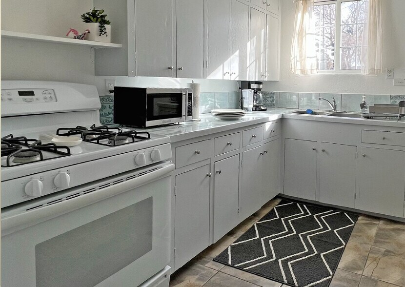 More Photos Of 511 Spruce St SE, Albuquerque Apartments For Sale