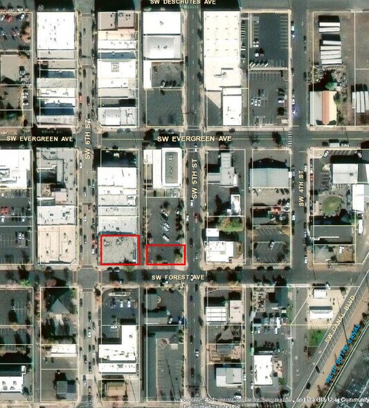 More Photos Of 552 SW 6th St, Redmond Bank For Sale