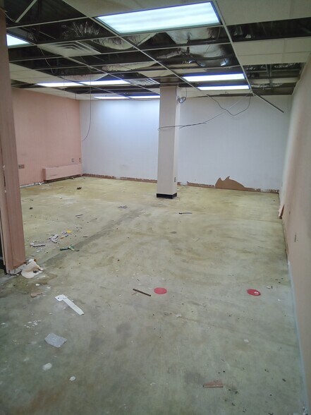 More Photos Of 15 Matthews St, Goshen Office For Sale