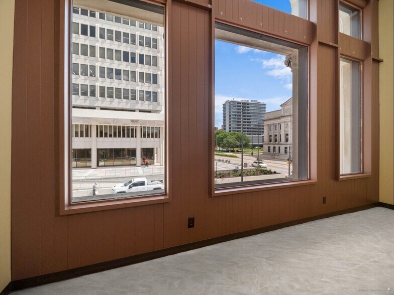 More Photos Of 622 S Calhoun St, Fort Wayne Office For Sale