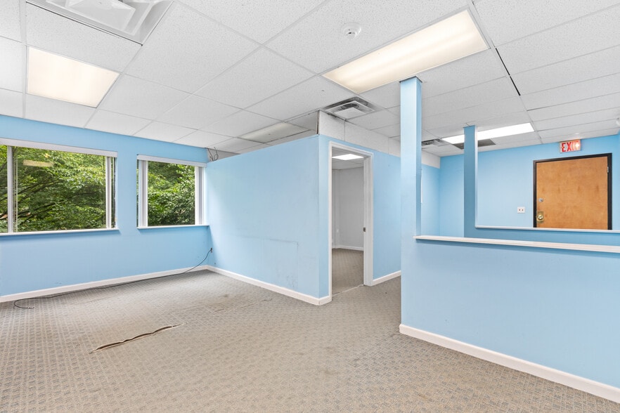 More Photos Of 29 Edison Ave, Oakland Warehouse For Lease