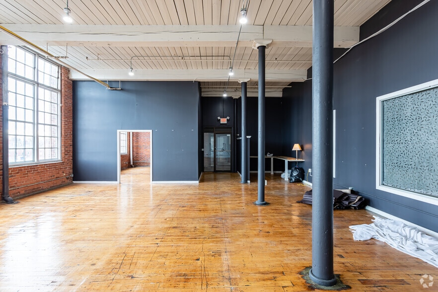 More Photos Of 165 Front St, Chicopee Office For Lease