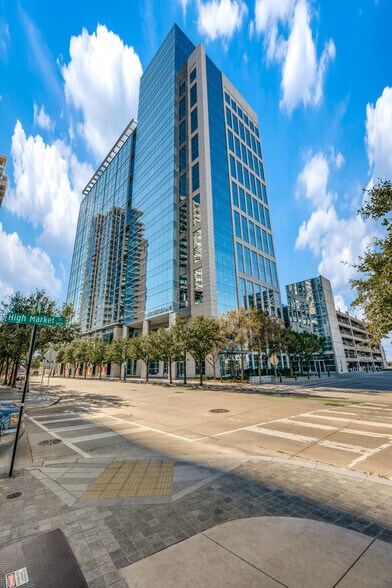 More Photos Of 2323 Victory Ave, Dallas Office For Lease