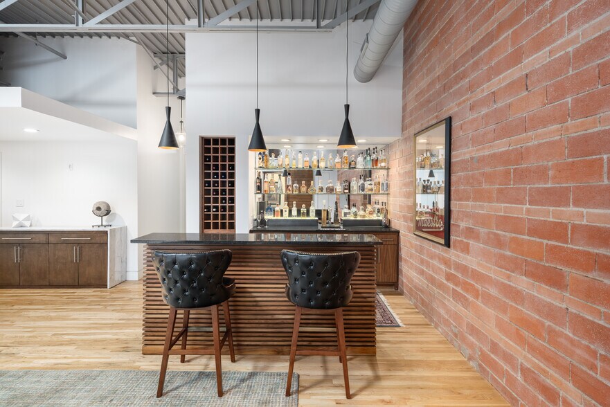 More Photos Of 127 Pittsburg St, Dallas Loft Creative Space For Lease