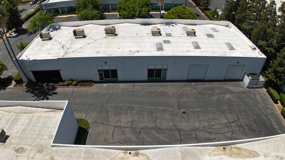 More Photos Of 10453 Old Placerville Rd, Sacramento Light Distribution For Lease