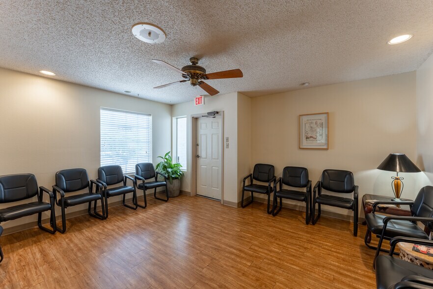 More Photos Of 2003 Medical Pky, San Marcos Medical For Sale