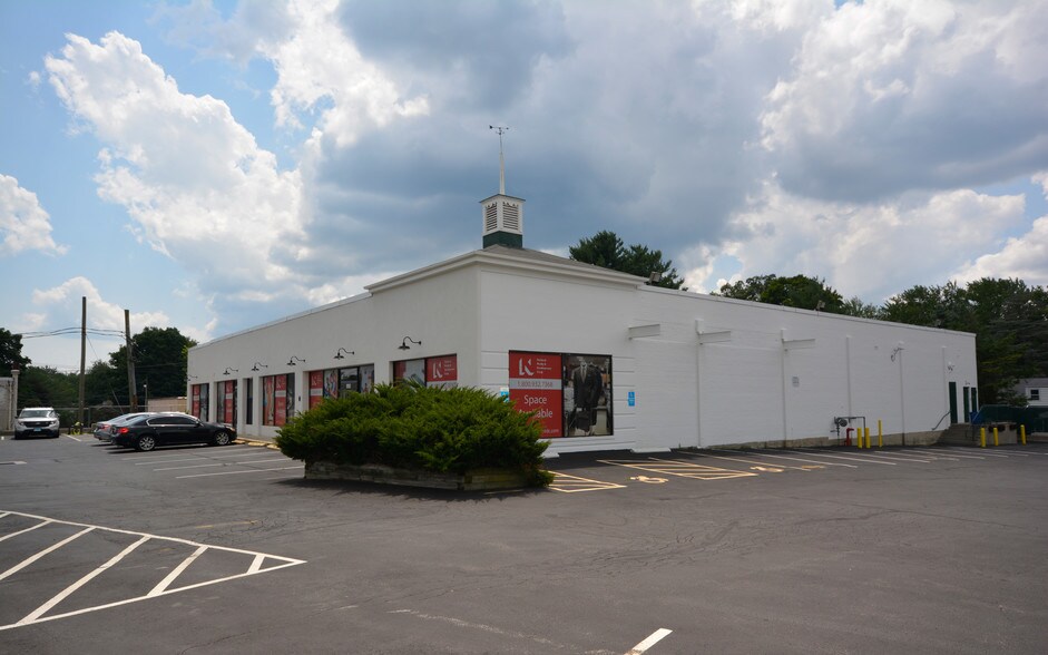 Primary Photo Of 950-960 High Ridge Rd, Stamford Storefront For Lease
