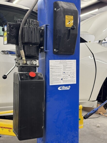 More Photos Of 103 Mabee Ave, Monteagle Industrial For Sale