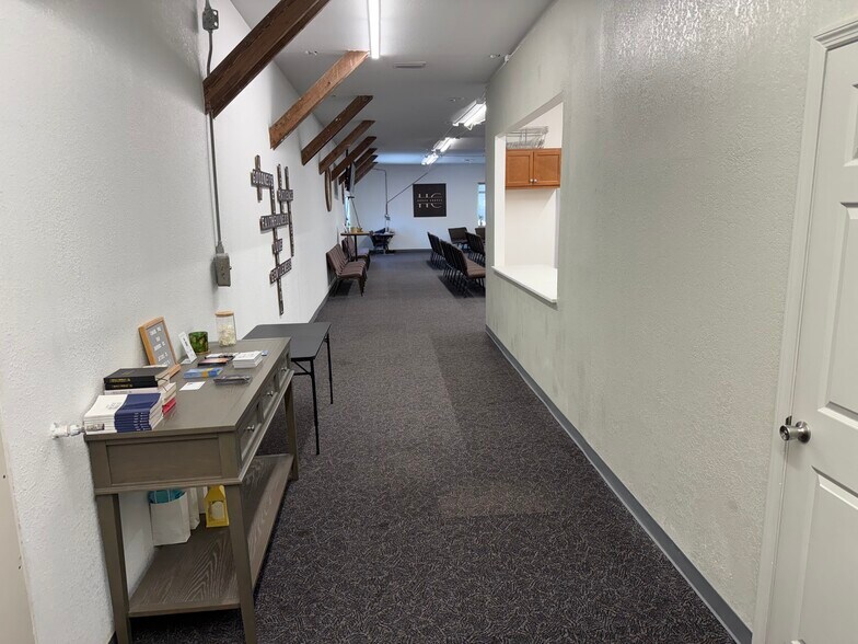 More Photos Of 1236 Central Ave, Sarasota Warehouse For Lease