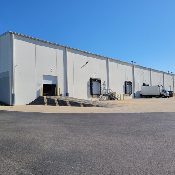 More Photos Of 9407-9415 Meridian Way, West Chester Warehouse For Lease