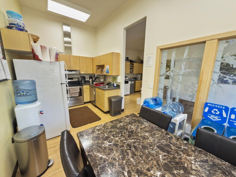 More Photos Of 308 Main St, Olathe Medical For Lease