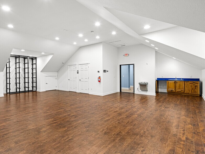 More Photos Of 14 Mimidis Ln, Swannanoa Office For Sale