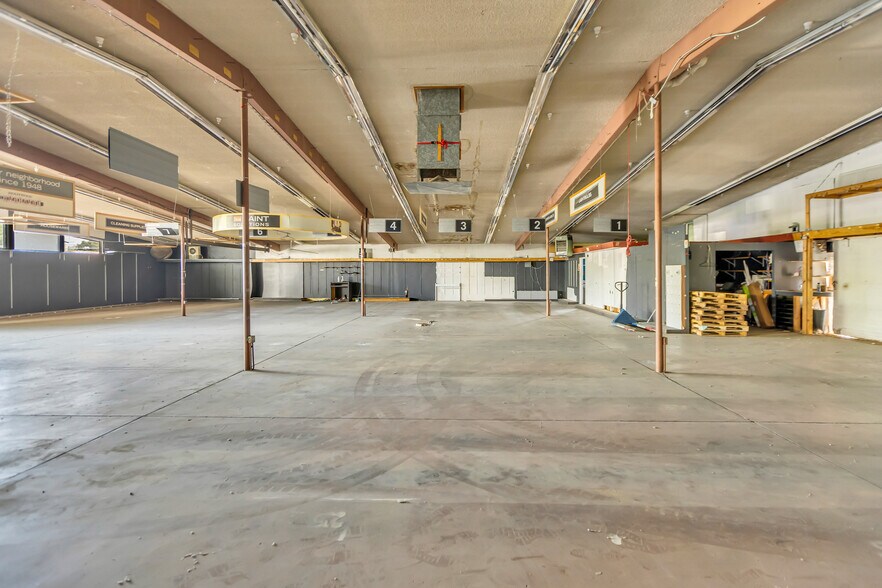 More Photos Of 5303 Freeport Blvd, Sacramento Storefront For Lease