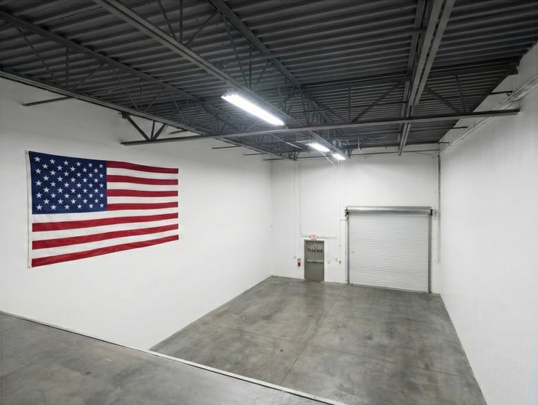 More Photos Of 6321 Porter Rd, Sarasota Light Manufacturing For Lease