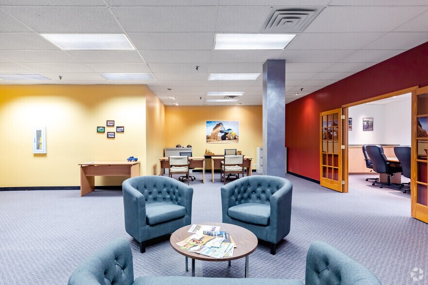 More Photos Of 3060-3080 Ogden Ave, Lisle Unknown For Lease