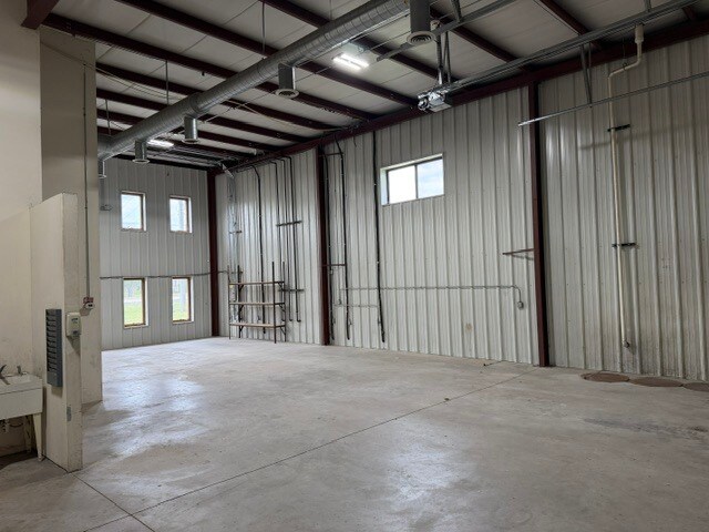 More Photos Of 24760 W Eames St, Channahon Light Manufacturing For Lease