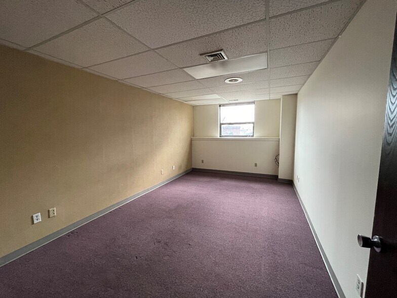 More Photos Of 57 North St, Danbury Office For Sale