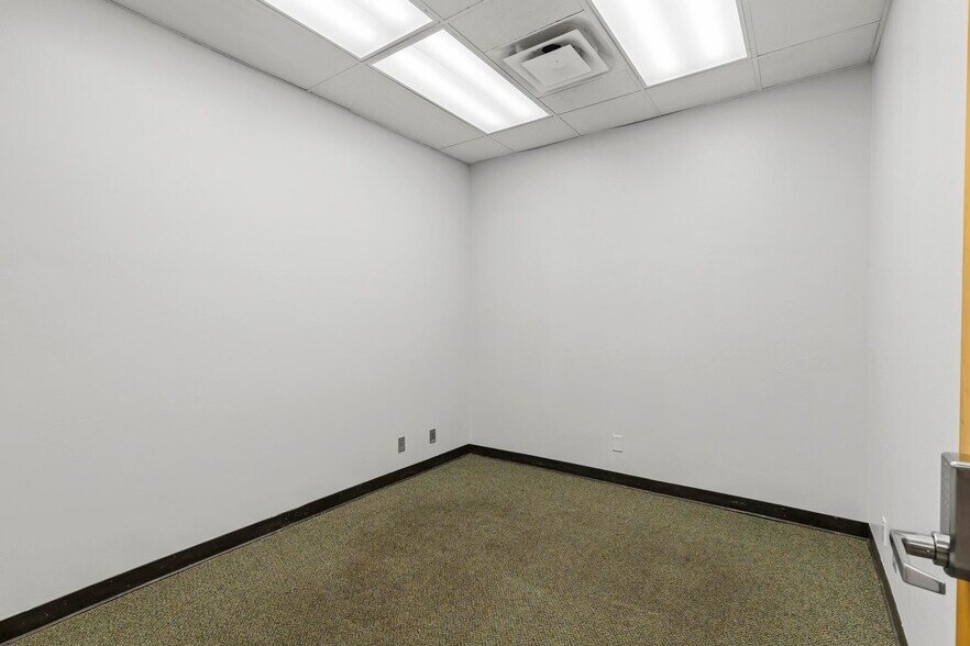 More Photos Of 922 G St, Marysville Loft Creative Space For Lease
