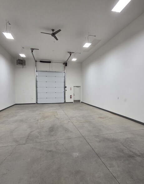 More Photos Of 1301 W Mystery Ave, Wasilla Industrial For Lease