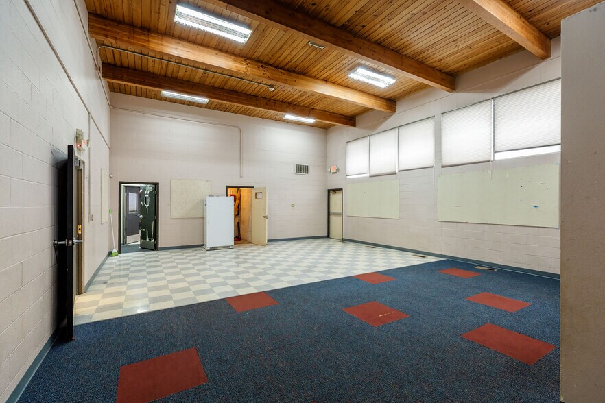 More Photos Of 2992 SE Monroe St, Milwaukie Daycare Center For Sale