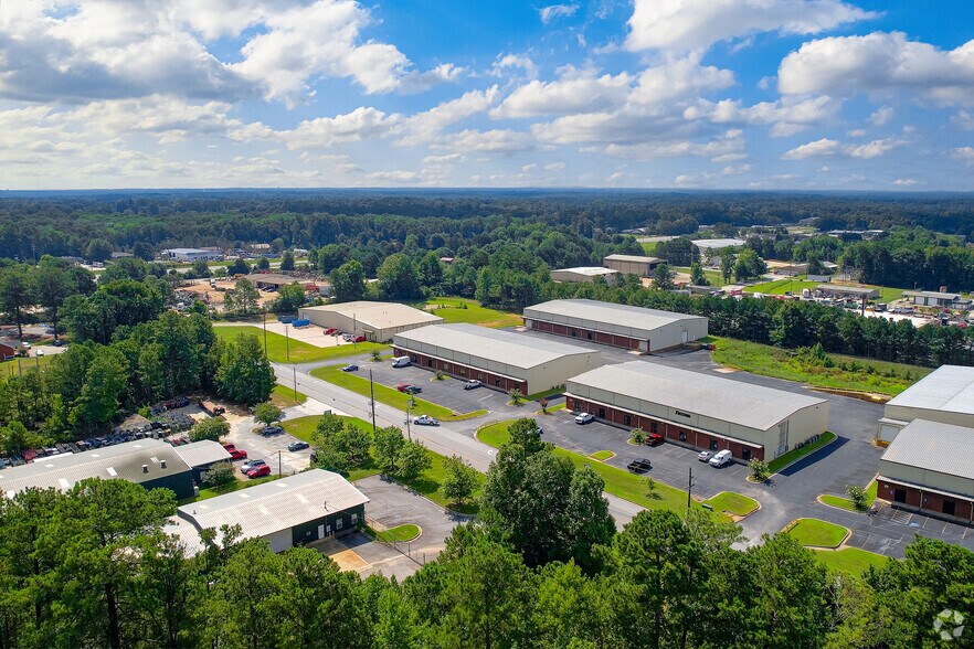 More Photos Of 1516 Kalamazoo Dr, Griffin Unknown For Lease