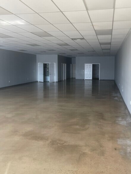 More Photos Of 380 S Harkrider St, Conway Storefront Retail Office For Lease