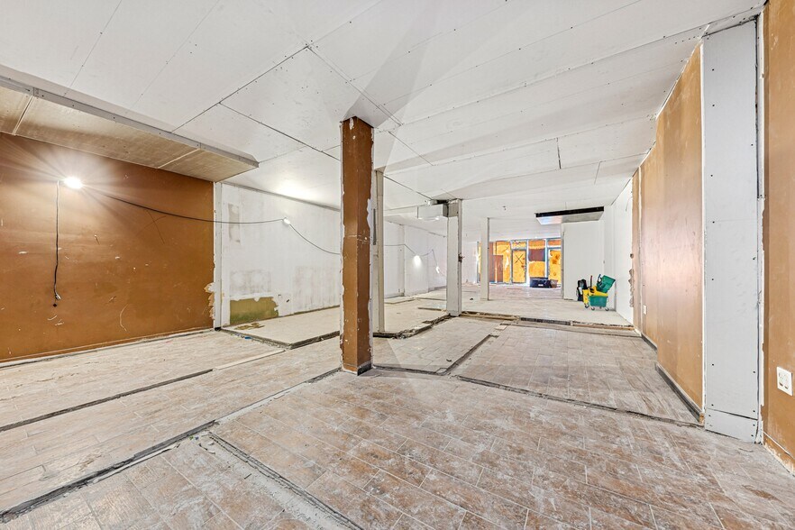 More Photos Of 163 Eighth Ave, New York Storefront Retail Residential For Lease