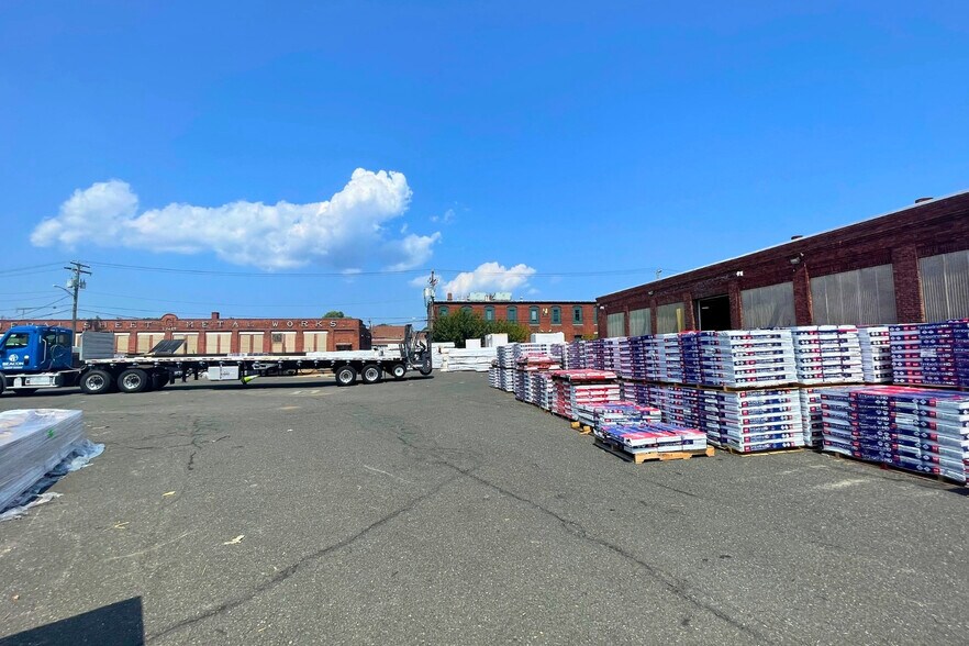 More Photos Of 1730 Commerce Dr, Bridgeport Manufacturing For Sale