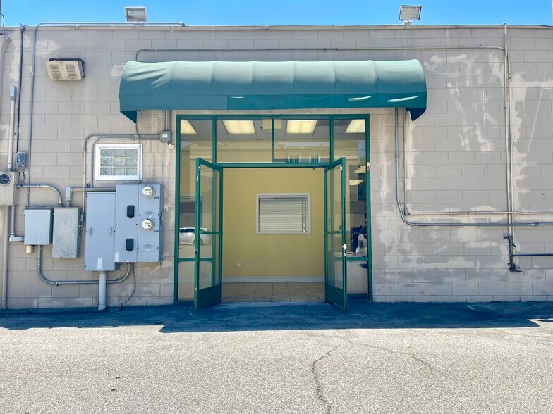 More Photos Of 21 W Duarte Rd, Arcadia Office For Sale