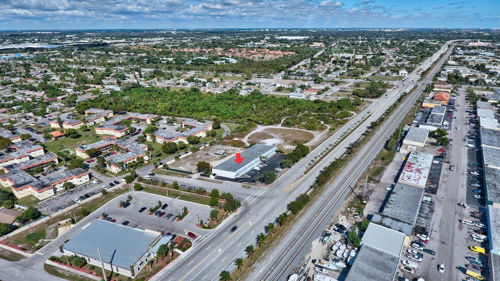 More Photos Of 1299 S Dixie Hwy, Deerfield Beach Showroom For Lease