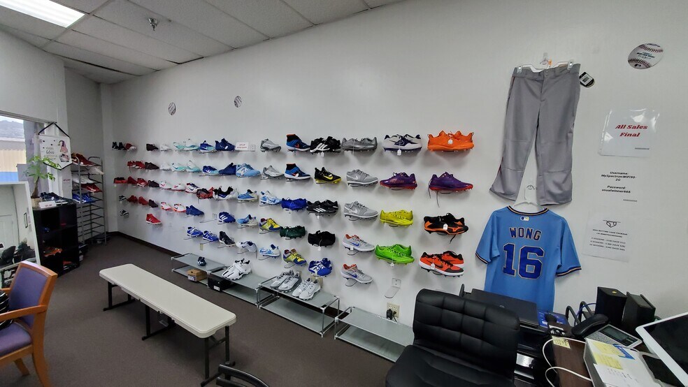 More Photos Of 2290 Alahao Pl, Honolulu Warehouse For Lease