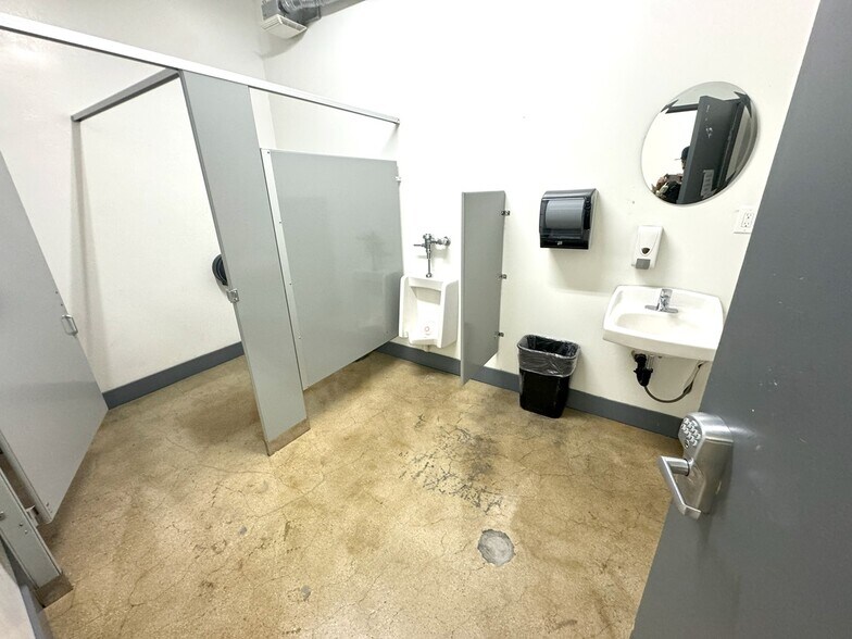 More Photos Of 731-733 S Spring St, Los Angeles Loft Creative Space For Lease