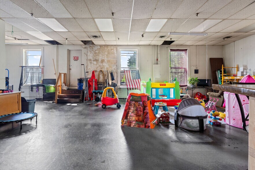 More Photos Of 109-111 Green St, Herkimer Office For Sale