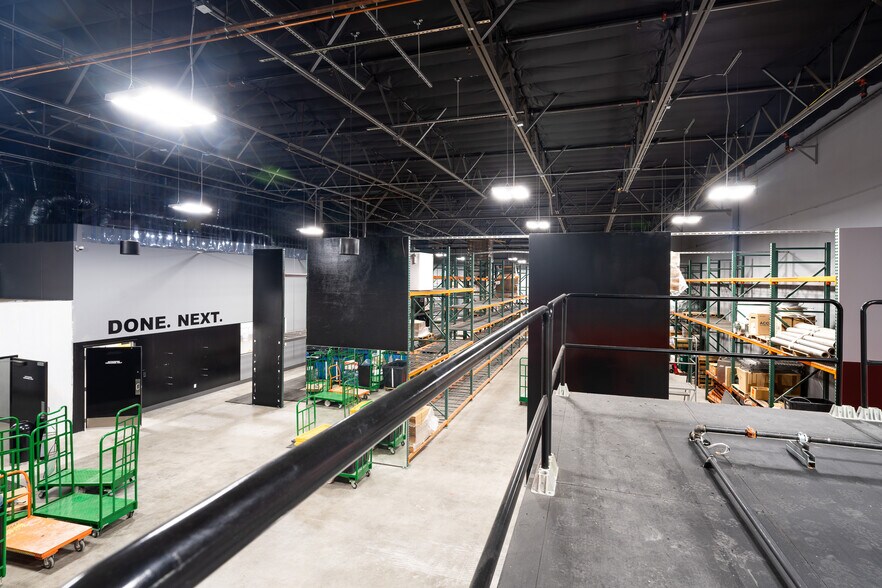 More Photos Of 19533 McLane St, Palm Springs Distribution For Sale